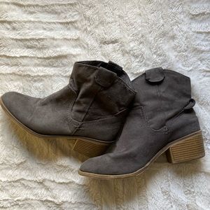 grey booties